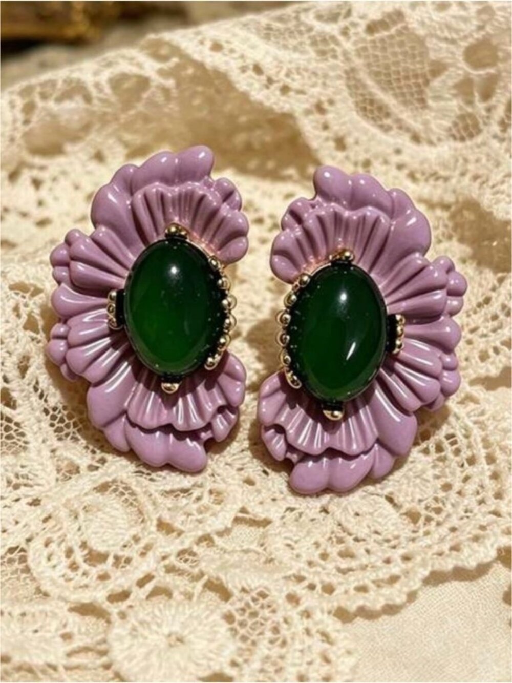 Vintage style Lavender Floral Earrings A2067